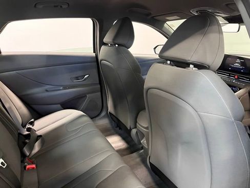 Used 2024 Hyundai Elantra SEL image 14