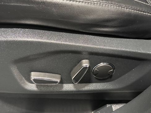 Used 2019 Ford Edge SEL w/ Equipment Group 201A AWD/4WD image 9