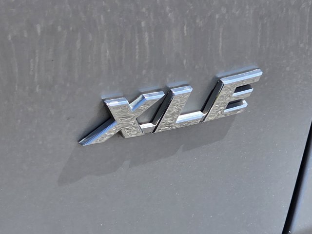 Used 2022 Toyota RAV4 XLE w/ Convenience Package FWD image 28