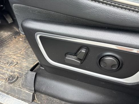 Used 2022 RAM 1500 Laramie AWD/4WD image 10