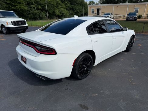 Used 2015 Dodge Charger SXT RWD image 4