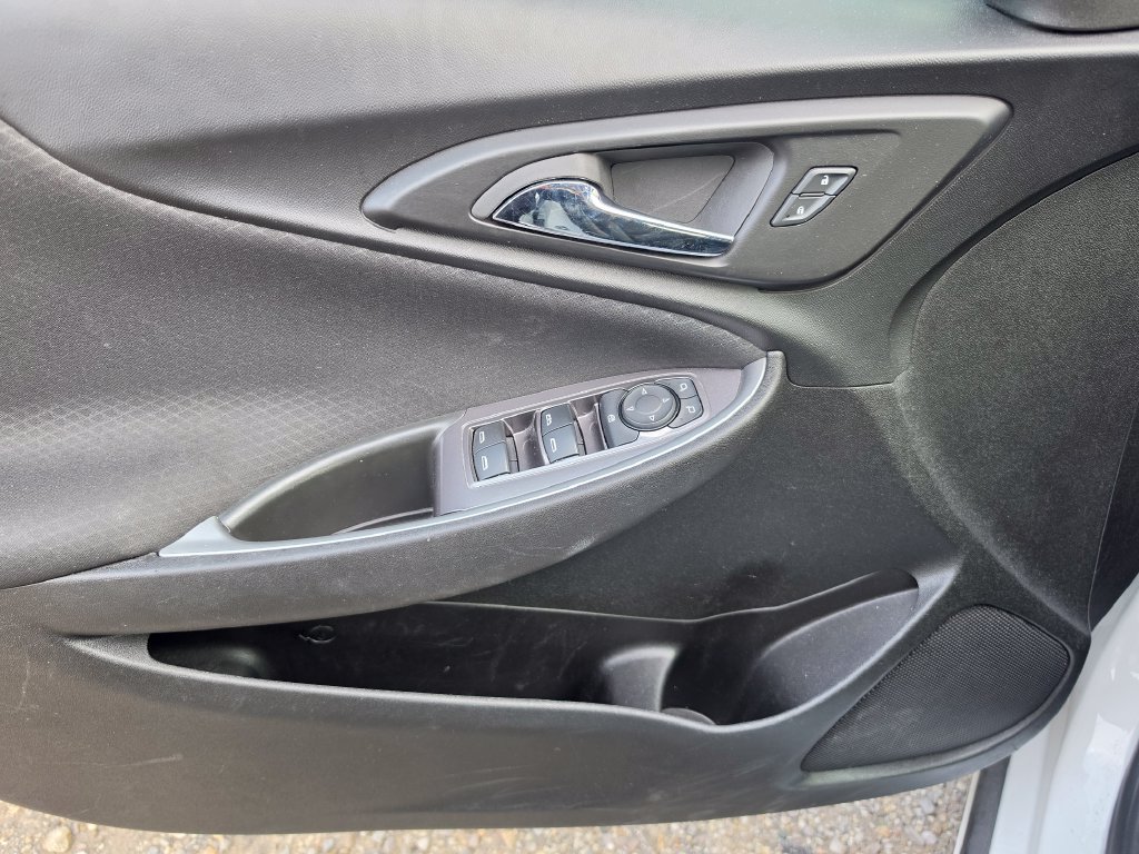 Used 2023 Chevrolet Malibu LT FWD image 5
