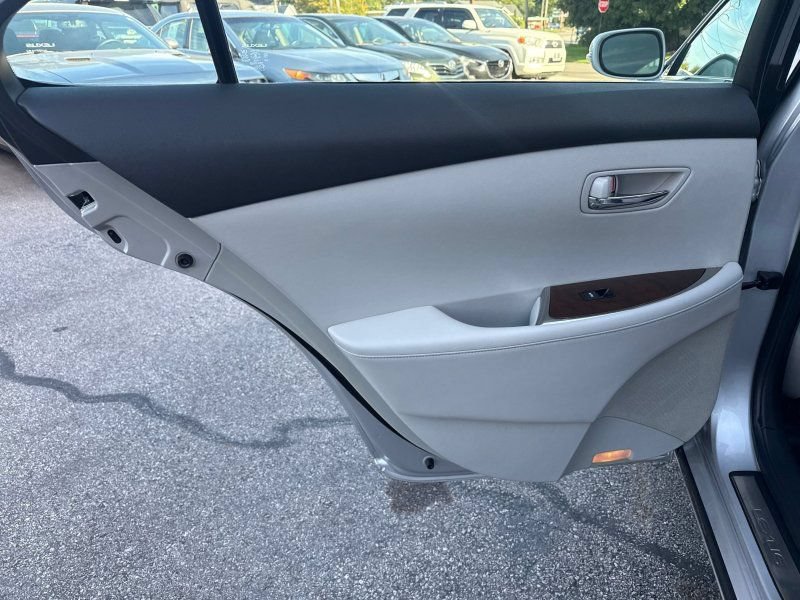 Used 2010 Lexus ES 350 w/ Preferred Accessory Package FWD image 13