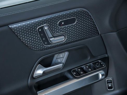 Certified 2025 Mercedes-Benz EQB 300 4MATIC image 10