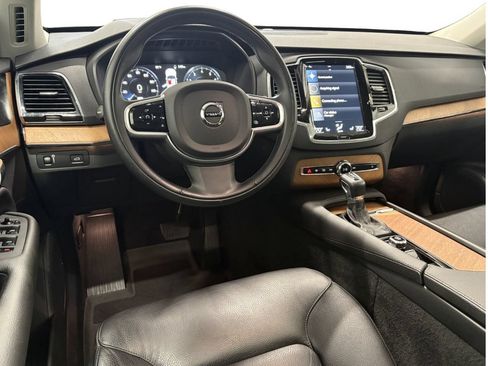 Used 2022 Volvo XC90 T6 Momentum w/ Advanced Package AWD/4WD image 18