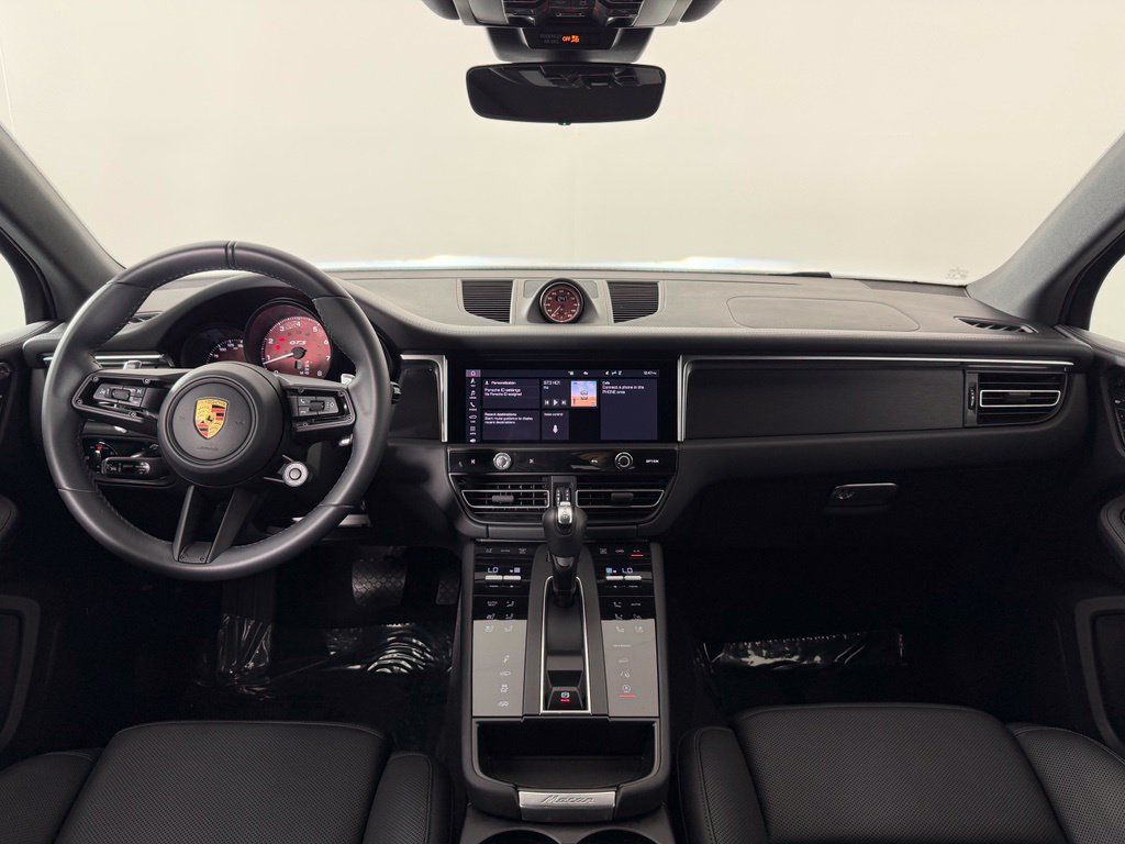 Certified 2023 Porsche Macan GTS AWD/4WD image 6