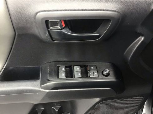 Used 2023 Toyota Tacoma SR AWD/4WD image 7