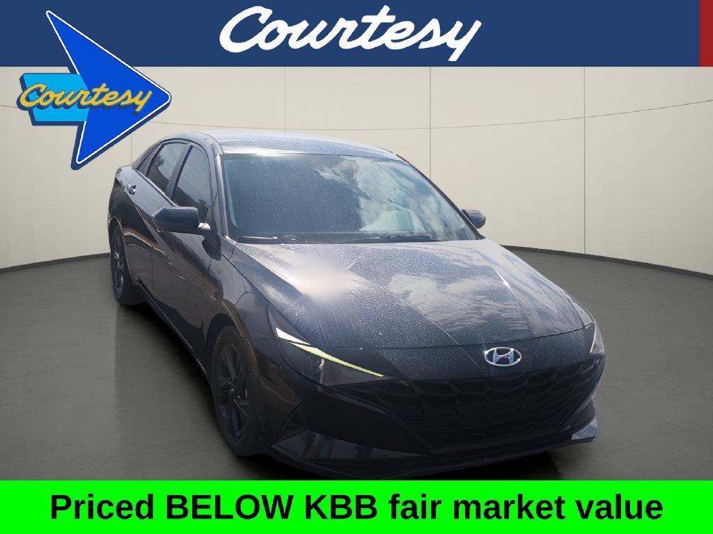 Used 2023 Hyundai Elantra SEL FWD image 1
