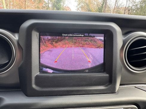 Used 2022 Jeep Wrangler Unlimited Sport image 21