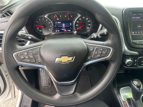 Used 2020 Chevrolet Equinox LT FWD image 17