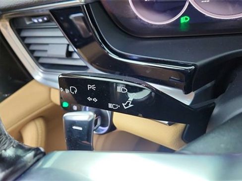 Used 2018 Porsche Panamera 4S image 41