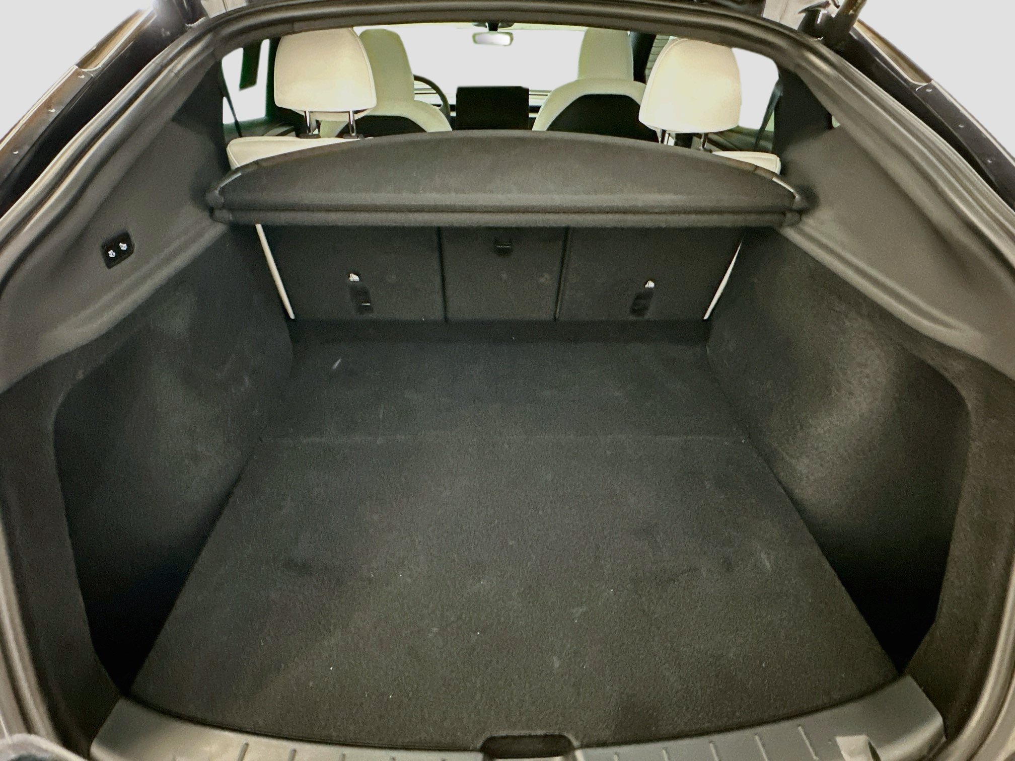 Used 2026 Tesla Model Y AWD image 31