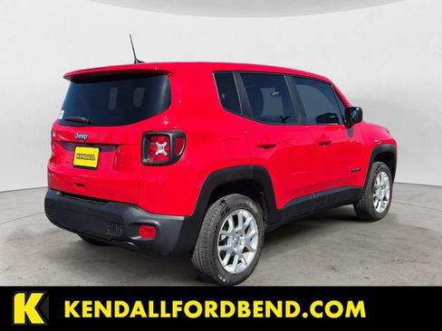 Used 2023 Jeep Renegade Latitude AWD/4WD image 5