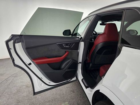 Used 2021 Audi SQ8 Premium Plus w/ SQ8 Black Optic Package image 15