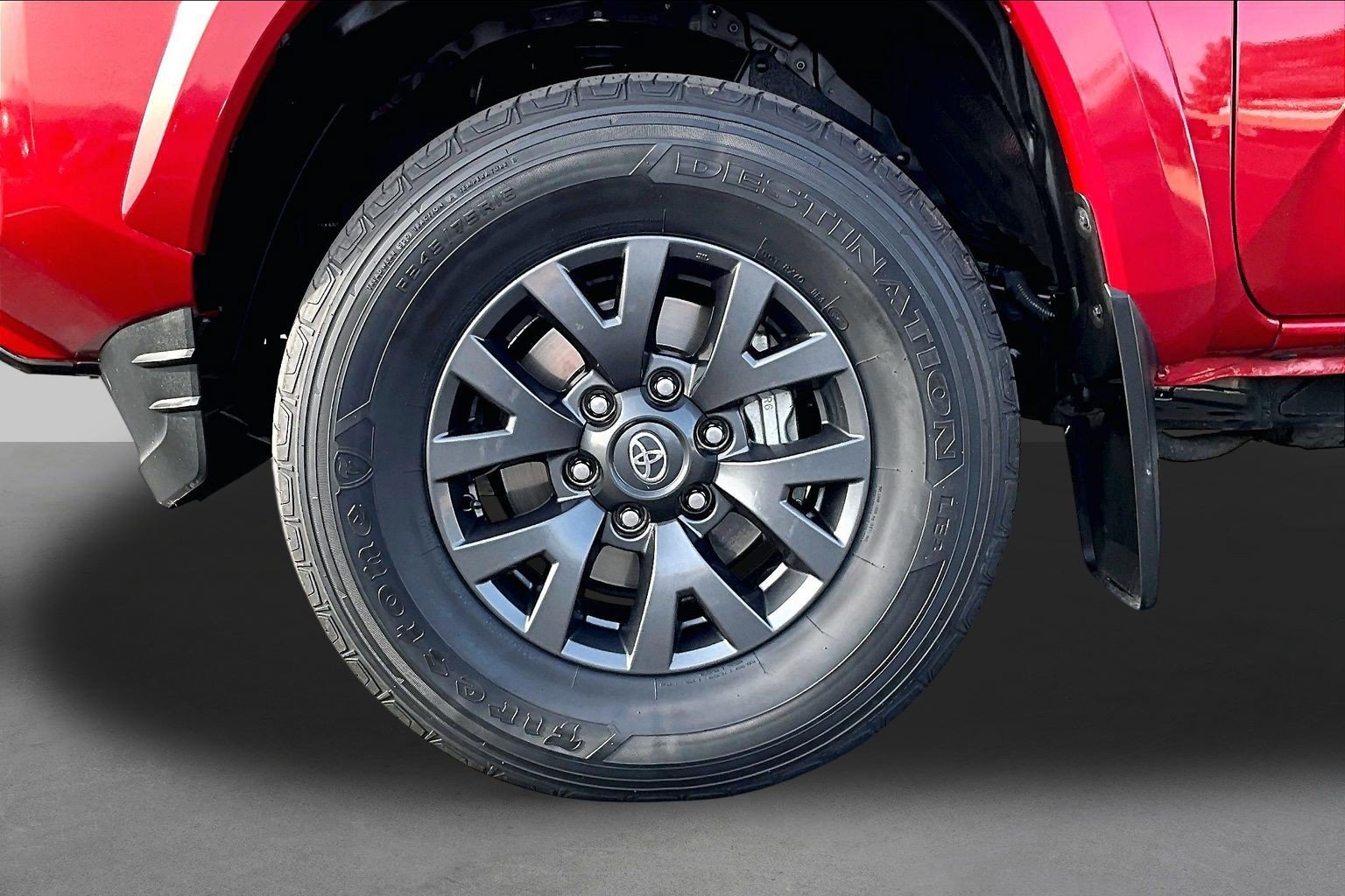 Used 2022 Toyota Tacoma SR5 w/ SR5 Appearance Package (SM) RWD image 8