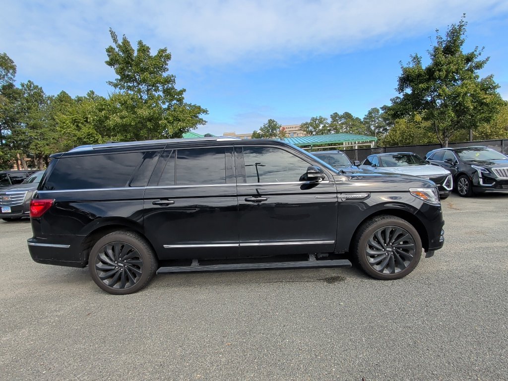 Used 2020 Lincoln Navigator L Reserve w/ Equipment Group 208A Reserve AWD/4WD image 2