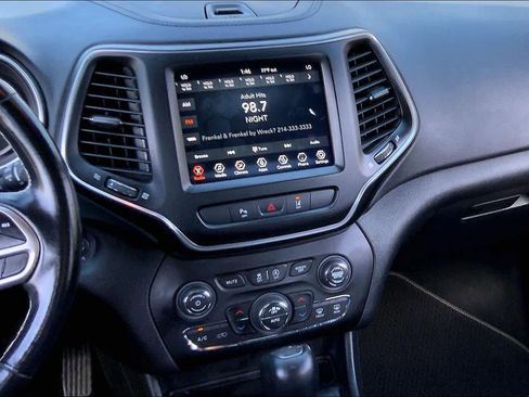 Used 2021 Jeep Cherokee Latitude Lux 80th Anniv w/ Quick Order Package 26U 80TH FWD image 7