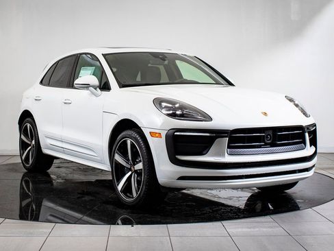 Used 2026 Porsche Macan image 10
