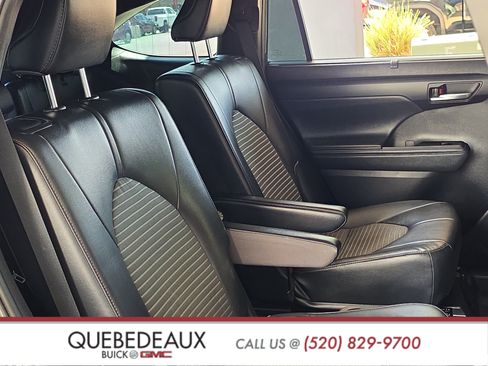 Used 2021 Toyota Highlander XSE FWD image 26