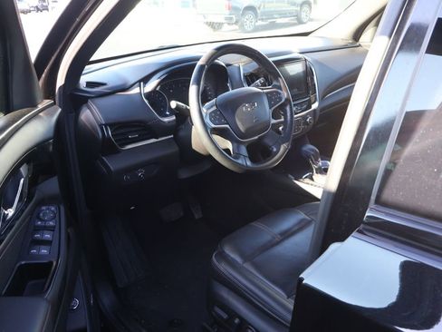 Used 2023 Chevrolet Traverse RS image 7