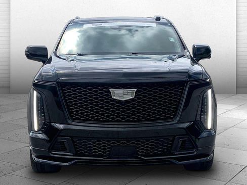 Certified 2025 Cadillac Escalade ESV V w/ LPO, ONYX Package AWD/4WD image 2