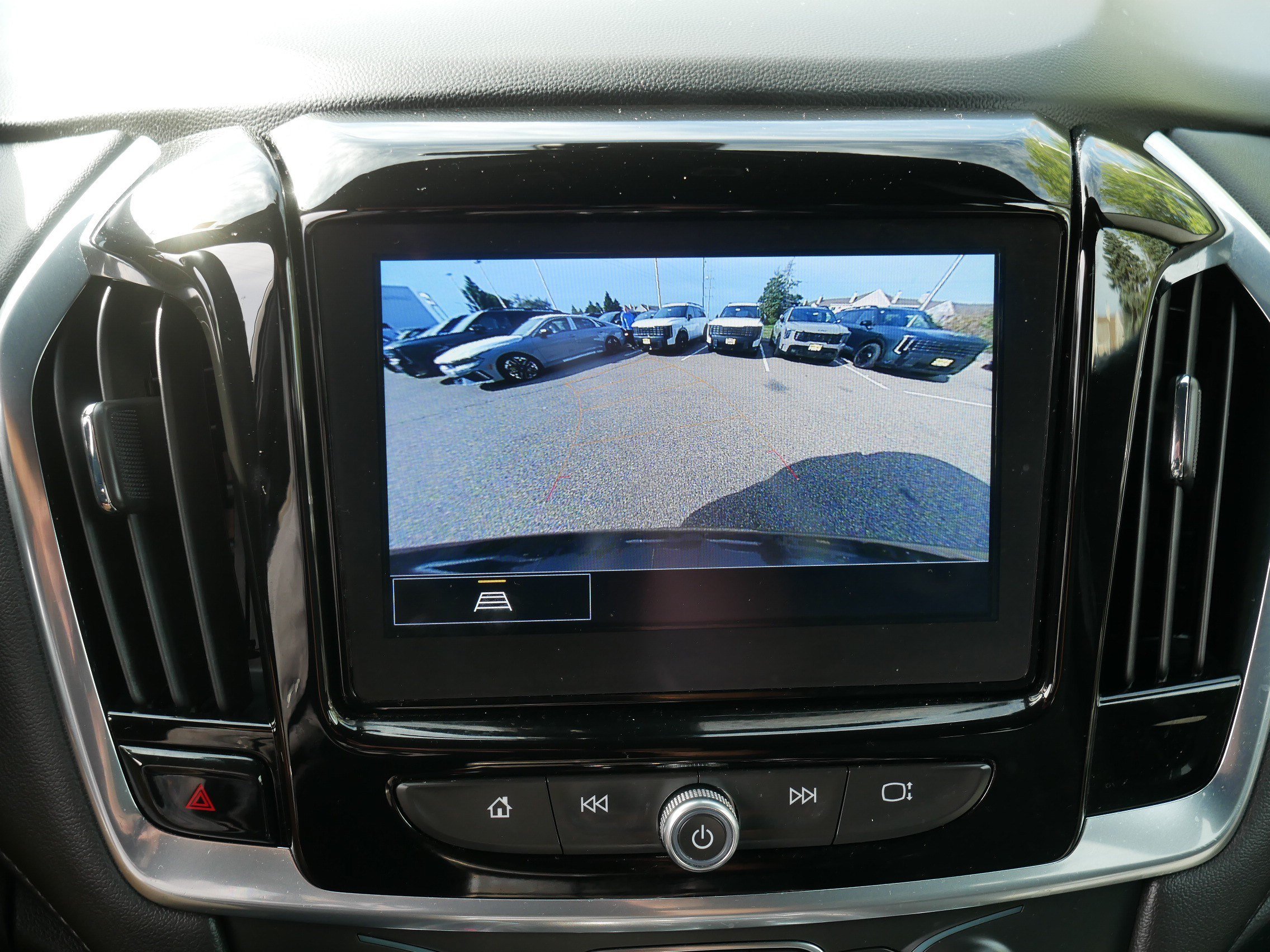Used 2023 Chevrolet Traverse LT FWD image 30