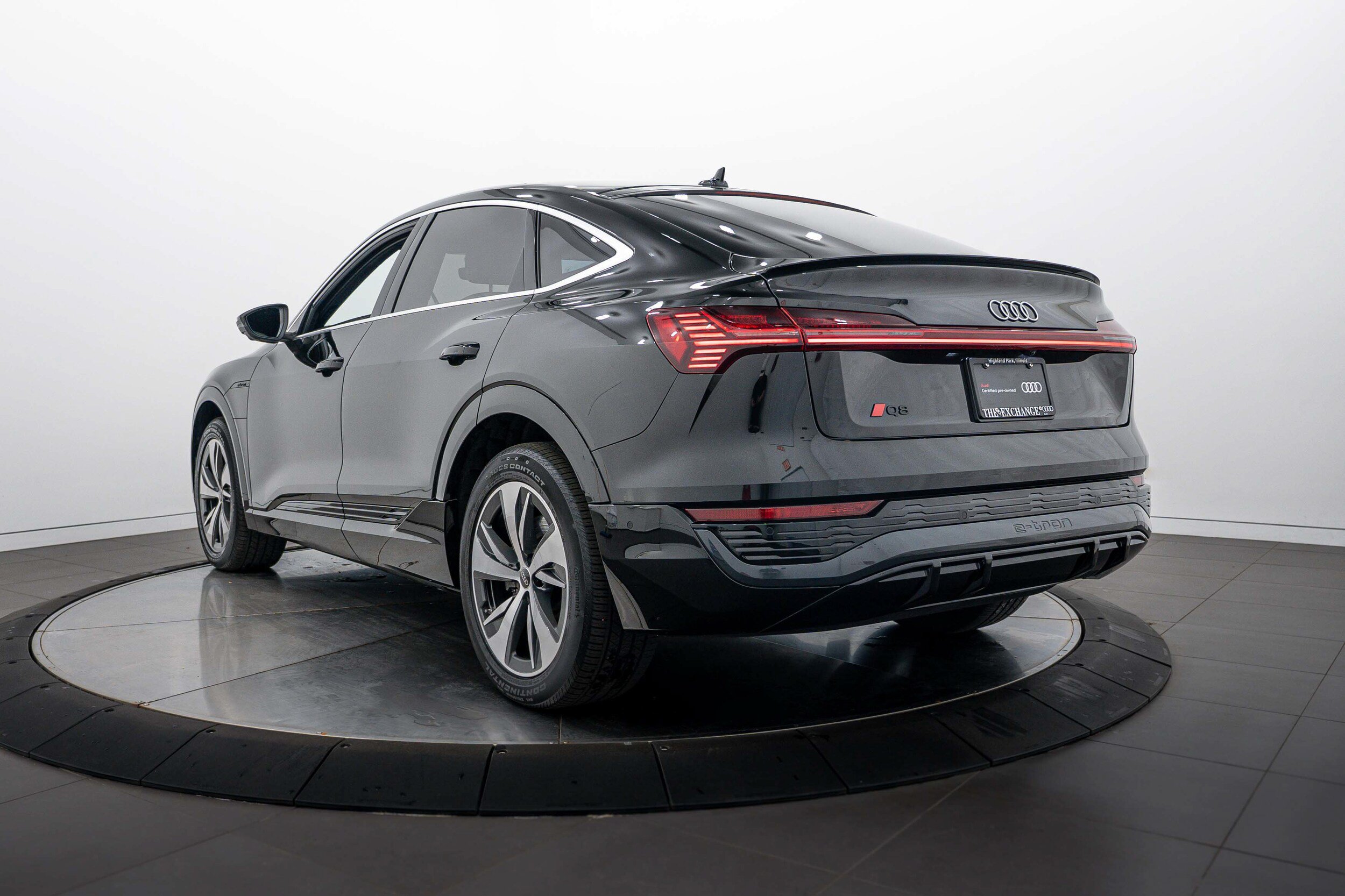 Certified 2024 Audi Q8 e-tron Prestige w/ Prestige Package AWD/4WD image 5