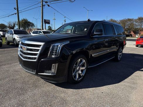 Used 2015 Cadillac Escalade ESV Premium image 3