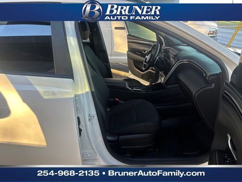 Used 2022 Hyundai Santa Cruz SEL Premium w/ Cargo Package image 16