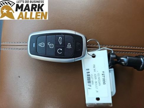 Used 2022 Nissan Pathfinder Platinum w/ Cargo Package AWD/4WD image 35