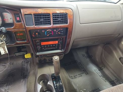 Used 2004 Toyota Tacoma PreRunner RWD image 15