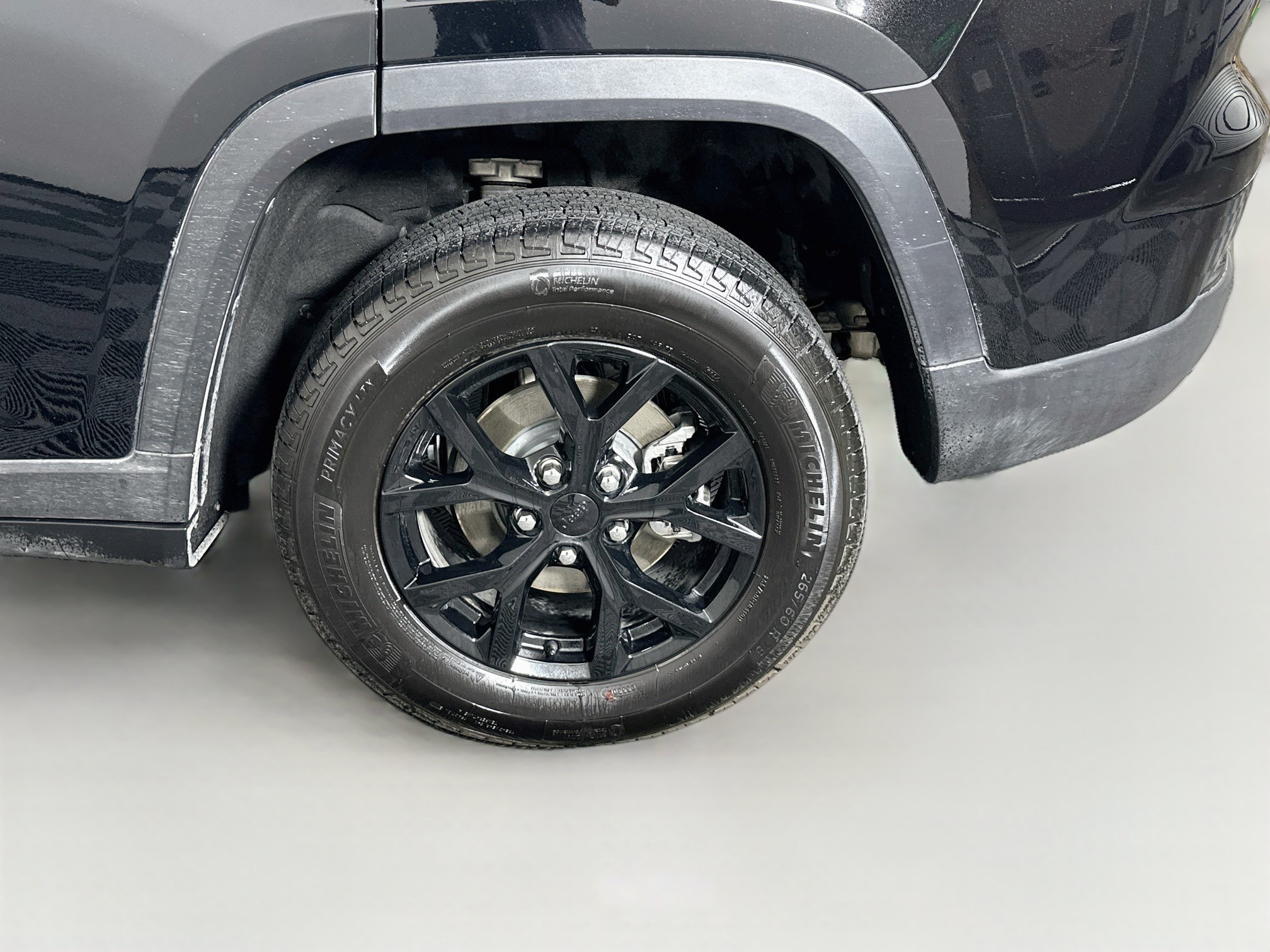 Used 2025 Jeep Grand Cherokee Altitude AWD/4WD image 11