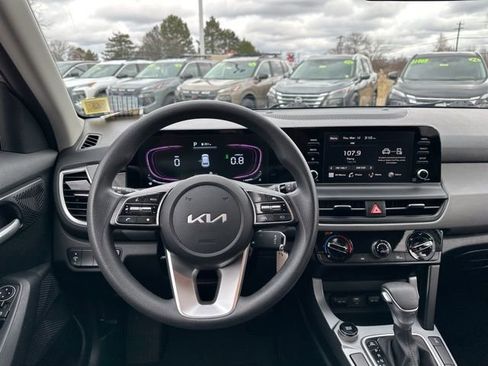 Used 2024 Kia Seltos LX image 12