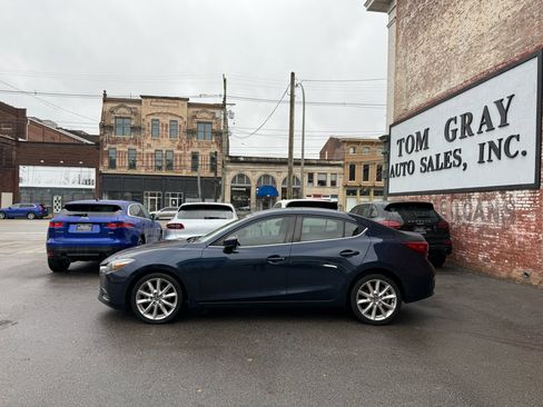 Used 2017 MAZDA MAZDA3 Touring image 5