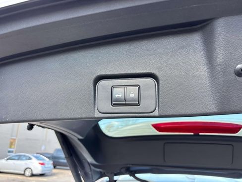 Used 2024 Nissan Rogue SV AWD/4WD image 14