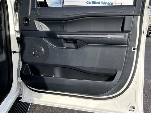 Used 2022 Ford Expedition Max XLT image 19