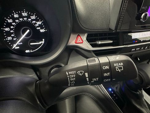 Used 2025 Toyota Sienna LE image 22