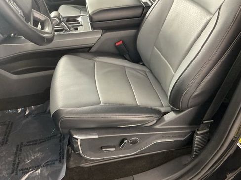 Used 2022 Ford F150 Lightning Lariat image 8