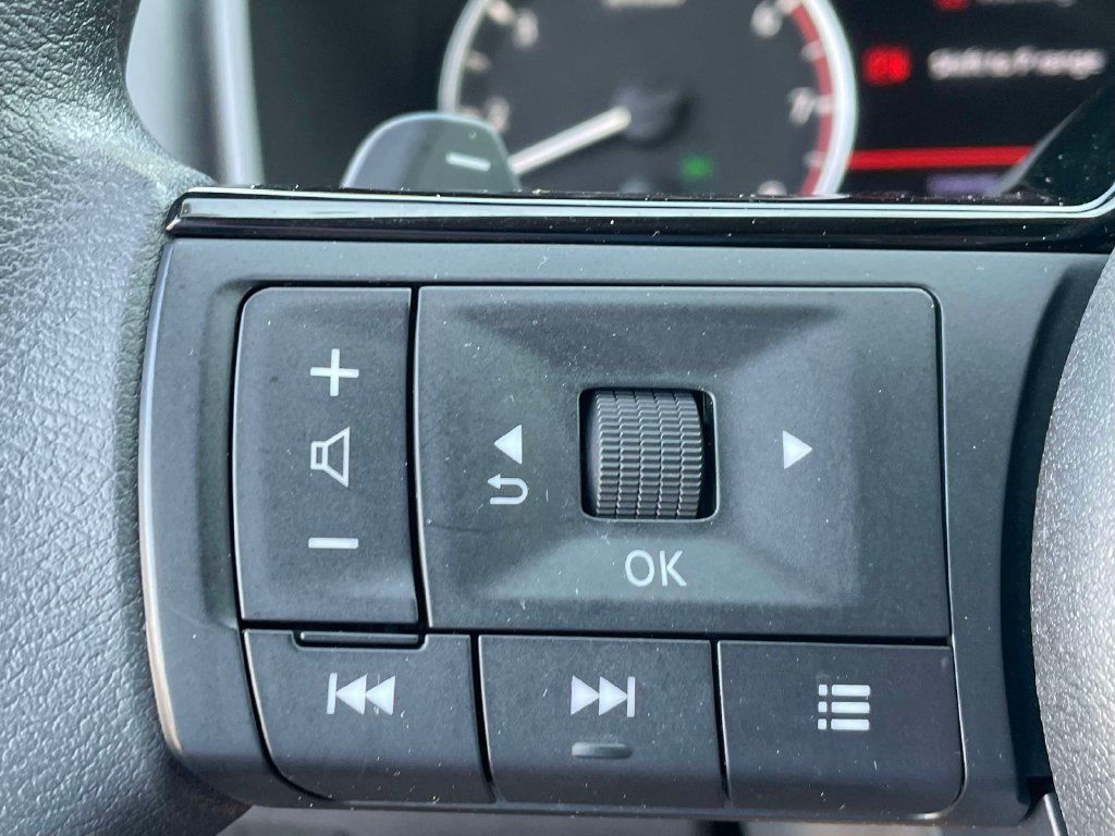 Used 2023 Nissan Rogue SV FWD image 30