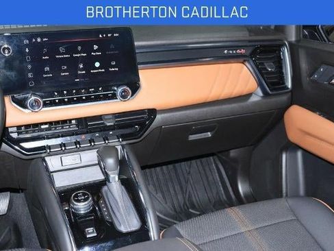 Certified 2025 GMC Canyon AT4 w/ Nightfall Edition image 26