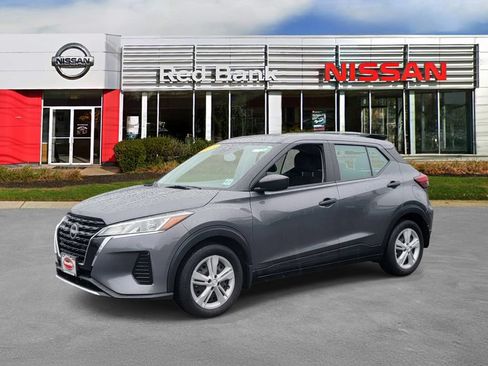 Used 2023 Nissan Kicks S FWD image 4