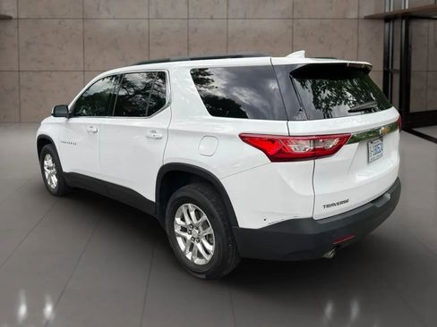 Used 2021 Chevrolet Traverse LT FWD image 4