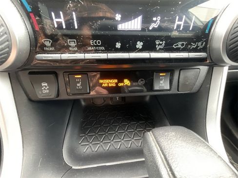 Used 2021 Toyota RAV4 XLE image 28