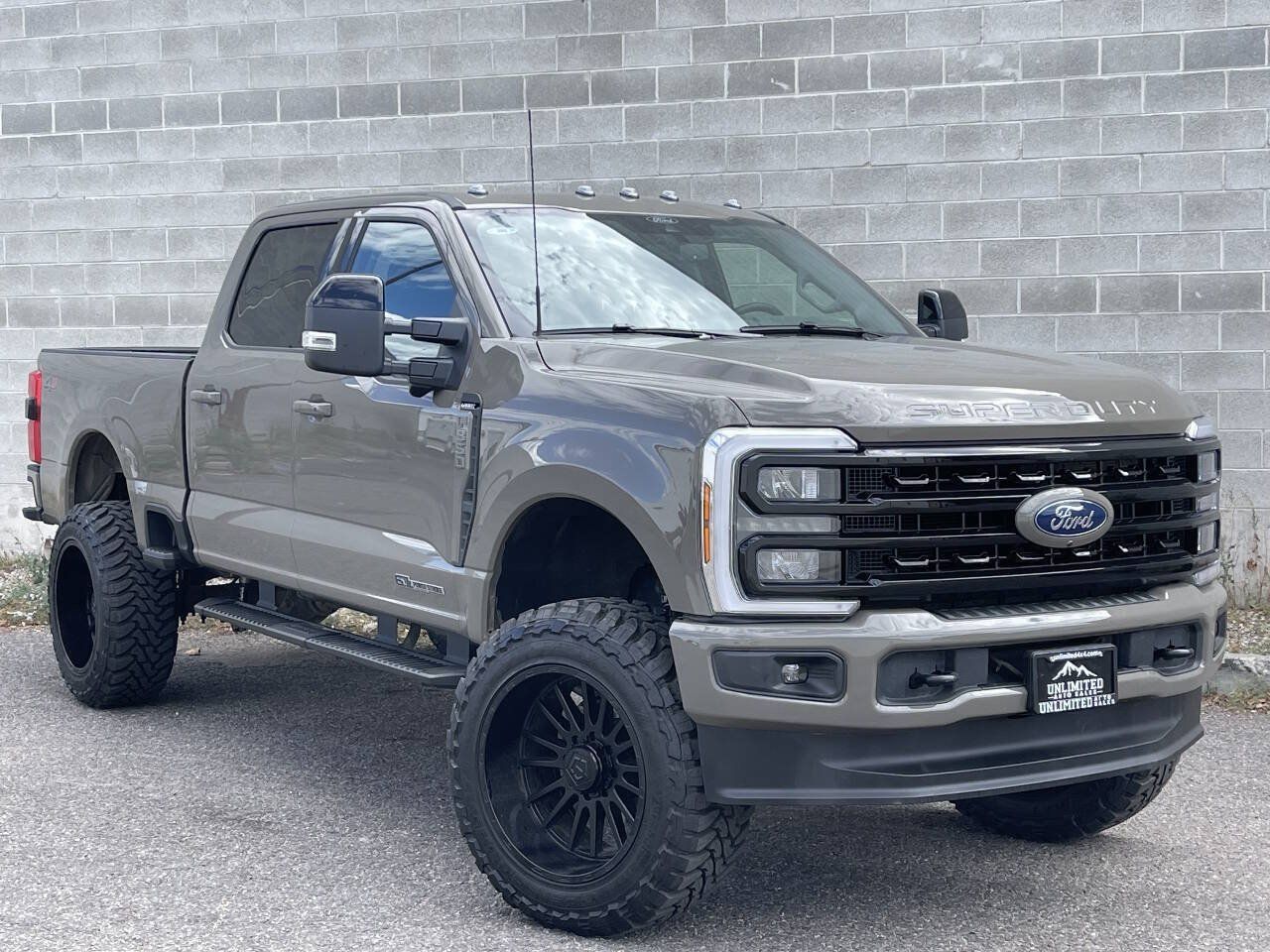 Used 2026 Ford F350 Lariat AWD/4WD image 2