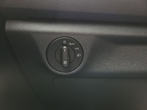 Used 2019 Volkswagen Jetta SE image 27