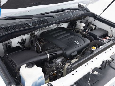 Used 2017 Toyota Tundra SR5 w/ SR5 Upgrade Package image 42