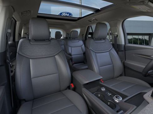New 2025 Ford Explorer Active w/ Active Comfort Package image 10