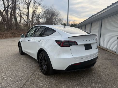 Used 2022 Tesla Model Y Performance AWD/4WD image 5
