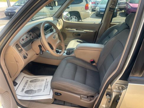 Used 2002 Ford Explorer Sport Trac 4x4 image 19