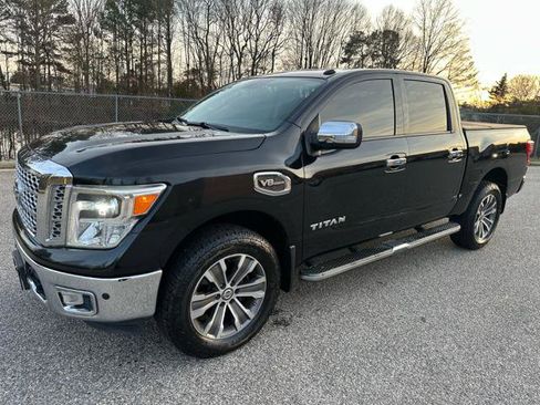 Used 2017 Nissan Titan SL image 31